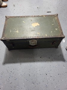 lot 61 image: Vintage Green Metal Trunk with Locking Latch and Removable Tray