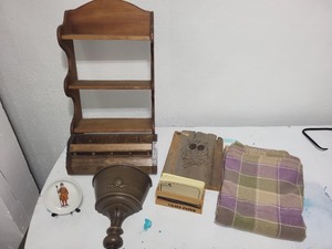 lot 44 image: Collection of Vintage and Decorative Household Items