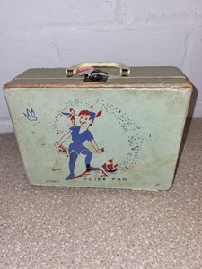 lot 108 image: Vintage Peter Pan Childrens Suitcase by Neevel WDP