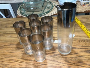 lot 39B image: Glass Pitcher and 8 Highball Glasses Set