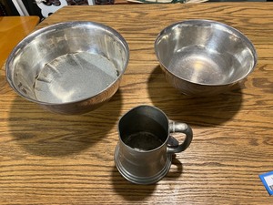 lot 46B image: Vintage Pewter Bowls and Engraved Tankard Lot