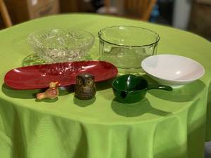 lot 172E image: Assorted Glass and Ceramic Kitchenware Collection Including Bowls and Decor