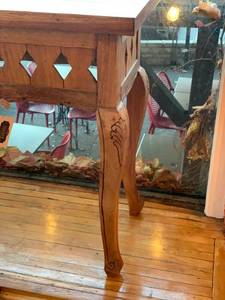 lot 176 image: Vintage Wooden Console Table with Carved Legs