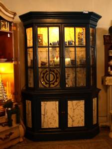 lot 179 image: Dark Wood Corner China Cabinet with Glass Doors