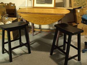 lot 189 image: Pair of Black Bar Stools