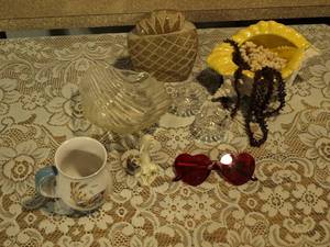 lot 197 image: Vintage Home Decor Collection with Ceramic Mug, Shell Bowl, and Heart Sunglasses