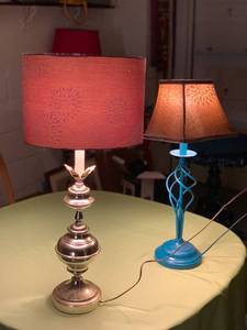 lot 206 image: Set of 4 Assorted Table Lamps Including Brass, Wood, and Decorative Metal
