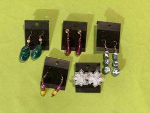 lot 216 image: Set of 5 Pairs of Dangle Earrings Assorted Styles and Colors