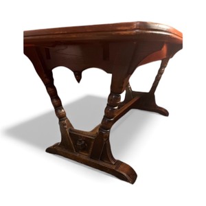 lot 14 image: Vintage Table with Two Leaves