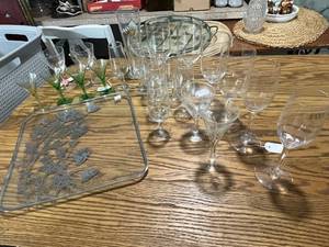 lot 36E image: Collection of Assorted Vintage Glassware and Serving Tray