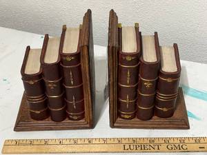 lot 42E image: Pair of Decorative Faux Book Bookends with Wood Base