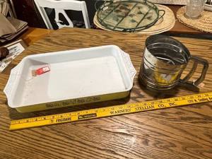 lot 57 image: Vintage Foley Sift-Chine Triple Screen Flour Sifter and Yellow Baking Dish Set