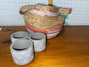 lot 119 image: Handcrafted Straw Basket with 3 Geometric Ceramic Planters