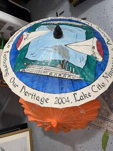 lot 122 image: Decorative Lake City Minnesota Paper Umbrellas 2004 Set of 2
