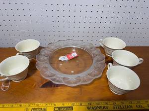 lot 133 image: Ivory Ceramic Cups with Embossed Design & Floral Glass Plate Set