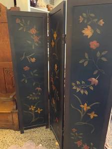 lot 166 image: Painted Room Divider