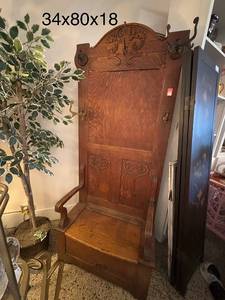 lot 170 image: Vintage Wooden Hall Tree with Bench and Carved Detailing