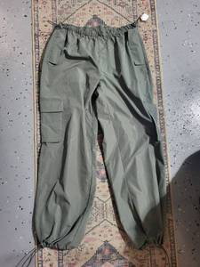 lot 8K image: Lot of 2 Womens Pants - ZOEPHOEBE Green Cargo L & BEBE Sport XL Floral Leggings