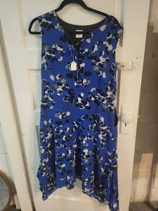 lot 9R image: Set of 2 Womens Floral Dresses - Cabi (M) and RetroSpecs (US 8)
