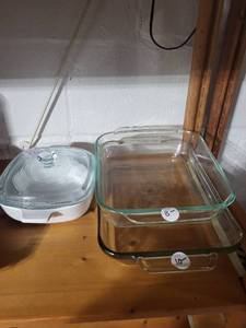 lot 21E image: Vintage Corning Ware Blue Cornflower Casserole Set with Glass Lid and Glass Baking Dishes