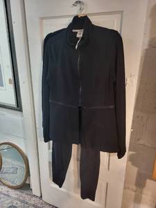 lot 26R image: Set of 5 Womens Black Clothing Pieces, Size M - Cabi, BCBG, Athleta
