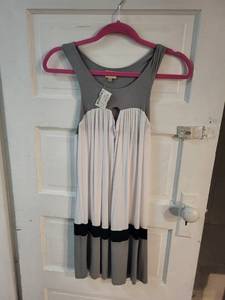 lot 193 image: Lot of 4 Womens Dresses and Jumpsuit Assorted Brands and Sizes