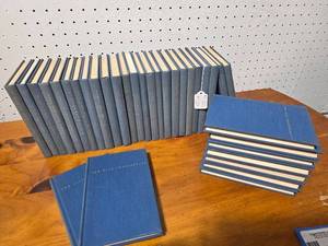 lot 87 image: Complete Set of The Yale Shakespeare Blue Hardcover Collection