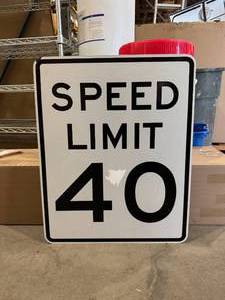 lot 23 image: Speed Street Sign (586078)