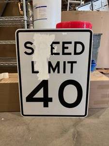 lot 25 image: Speed Street Sign (586082)