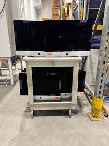 lot 43 image: Lot of 28 IMacs (586383) NO HARD DRIVESOS. Does Power On,Unsure if There are any other Issues, Check Description