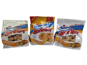lot 39 image: Hostess   Three  Donettes  bags