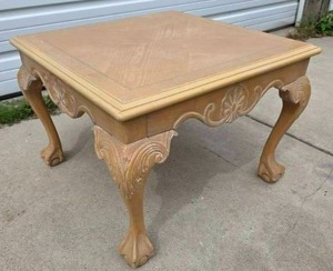 lot 1006 image: Wooden Coffee Table