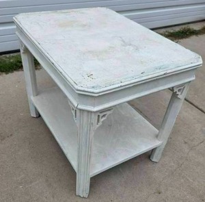 lot 1007 image: White Painted Coffee Table