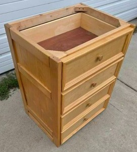 lot 1014 image: Wooden base cabinet