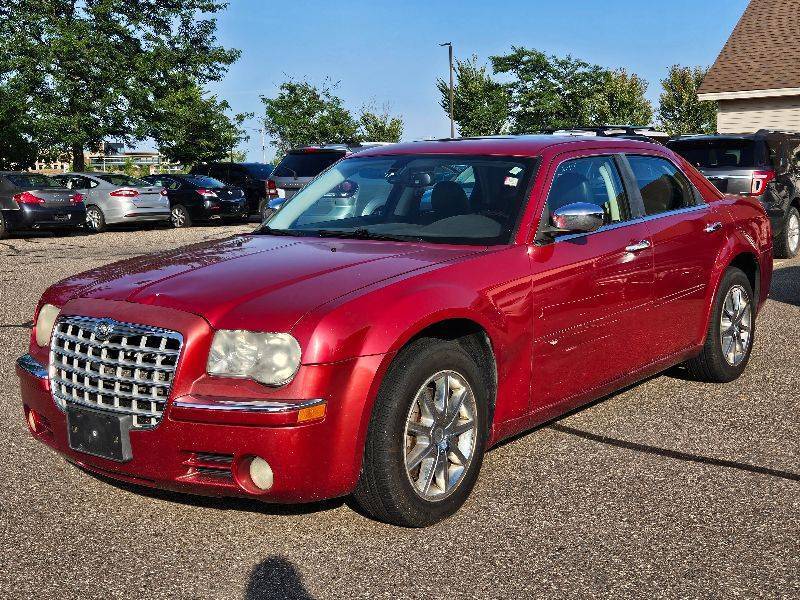 lot 11 image: 2008 Chrysler 300