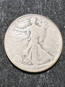 lot 40 image: 1919-D US WALKING LIBERTY HALF DOLLAR
