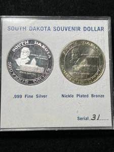 lot 90 image: SOUTH DAKOTA SOUVENIR DOLLAR 2 COIN SET