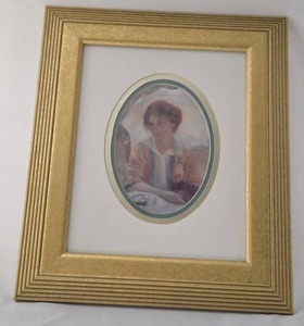 lot 17 image: Lovely Lady. In wooden frame 8 x 10. Artist Unkown.