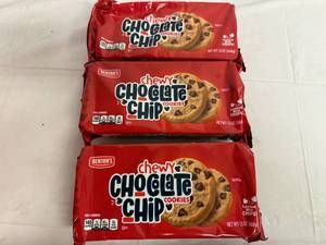 lot 161 image: 3 Packs of Bentons Chewy Chocolate Chip Cookies