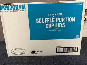 lot 24 image: 2500 5.5oz Monogram Cup Lids