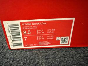lot 42 image: Nike Dunk Lows - Mens 7 Womens 8.5
