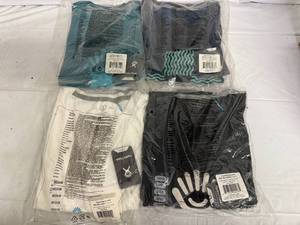 lot 68 image: 4 Hydroflask T-Shirts