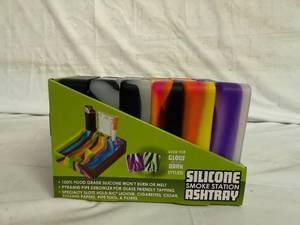 lot 82 image: 6 Pack of Silicone Smoking Station Ashtrays