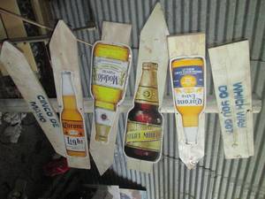 lot 19 image: 6ft Wooden Corona advertisement Bre...
