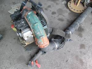 lot 23 image: Echo gas powered backpack leaf blow...