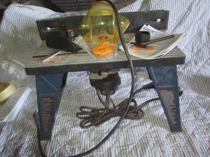 lot 35 image: Ryobi router table with misc access...