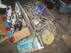 lot 43 image: Valvoline synthetic 75w90 gear lube...