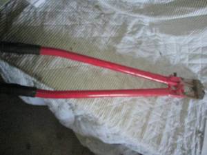 lot 79 image: Large 3-12ft bolt cutter...