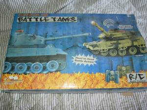 lot 85 image: Remote control Battle Tank set in o...