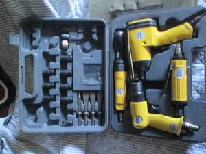 lot 86 image: Heavy duty pneumatic air tool set i...